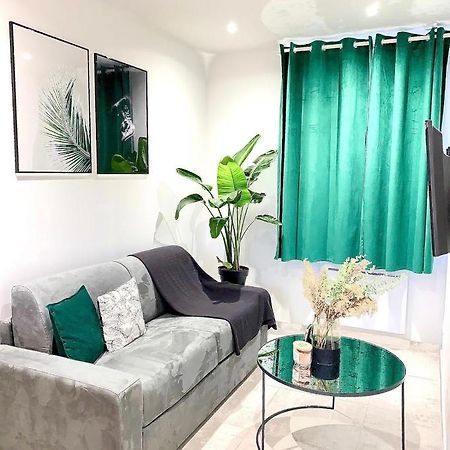 Jungle Garage Prive Netflix Apartment Saint-Etienne  Exterior photo
