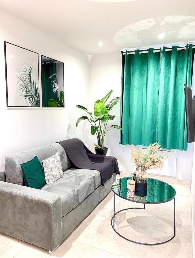 Jungle Garage Prive Netflix Apartment Saint-Etienne  Exterior photo
