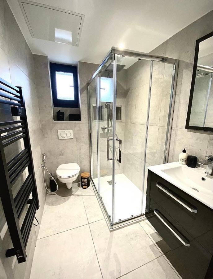 Jungle Garage Prive Netflix Apartment Saint-Etienne  Exterior photo